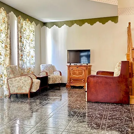 5 Haloszobas Wellness Vip House - Privat Medence Willa *