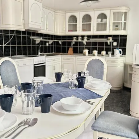 Willa 5 Haloszobas Wellness Vip House - Privat Medence Siófok