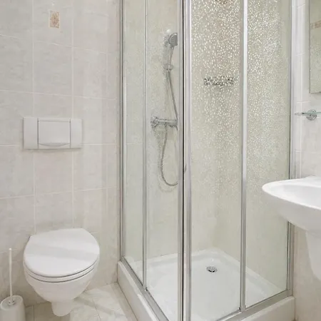 Private - Pool & Sauna *