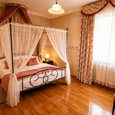 Private - Pool & Sauna Vila *