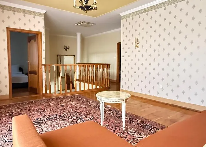 5 Haloszobas Wellness Vip House - Privat Medence 别墅 *